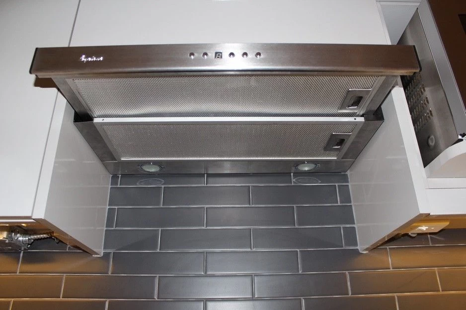 Cyclone Classic Collection SS130 24" Insert Range Hood Kitchen Exhaust Fan - Image 4