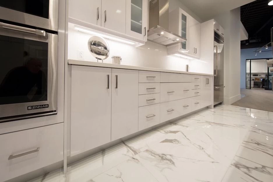 Cyclone Alito Collection SCB513 36" Wall Mount Range Hood Kitchen Exhaust Fan With Baffle Filters - Image 4