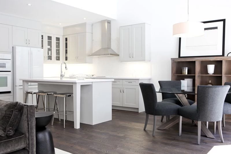 Cyclone Alito Collection SC519 30" Wall Mount Range Hood Kitchen Exhaust Fan With Mesh Filters - Image 2