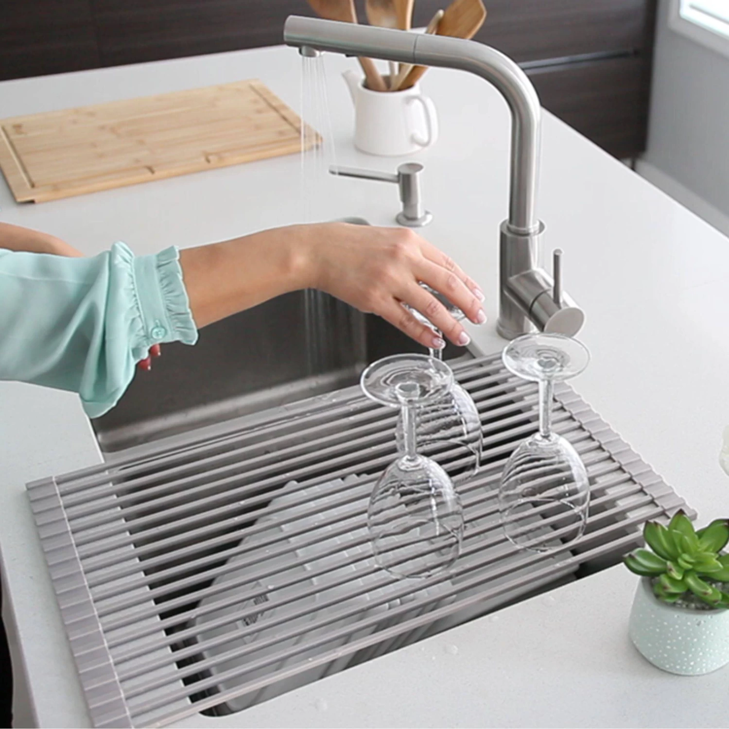 Stylish 20" Over The Sink Roll-up Drying Rack Gray A-900GY - Image 2