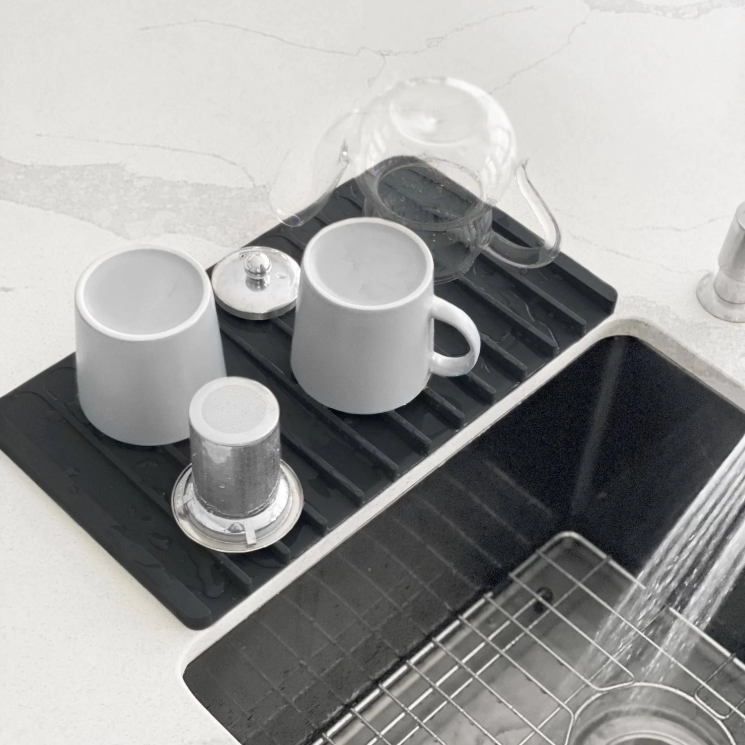 Stylish Silicone Drying Mat And Trivet, Black - Image 3