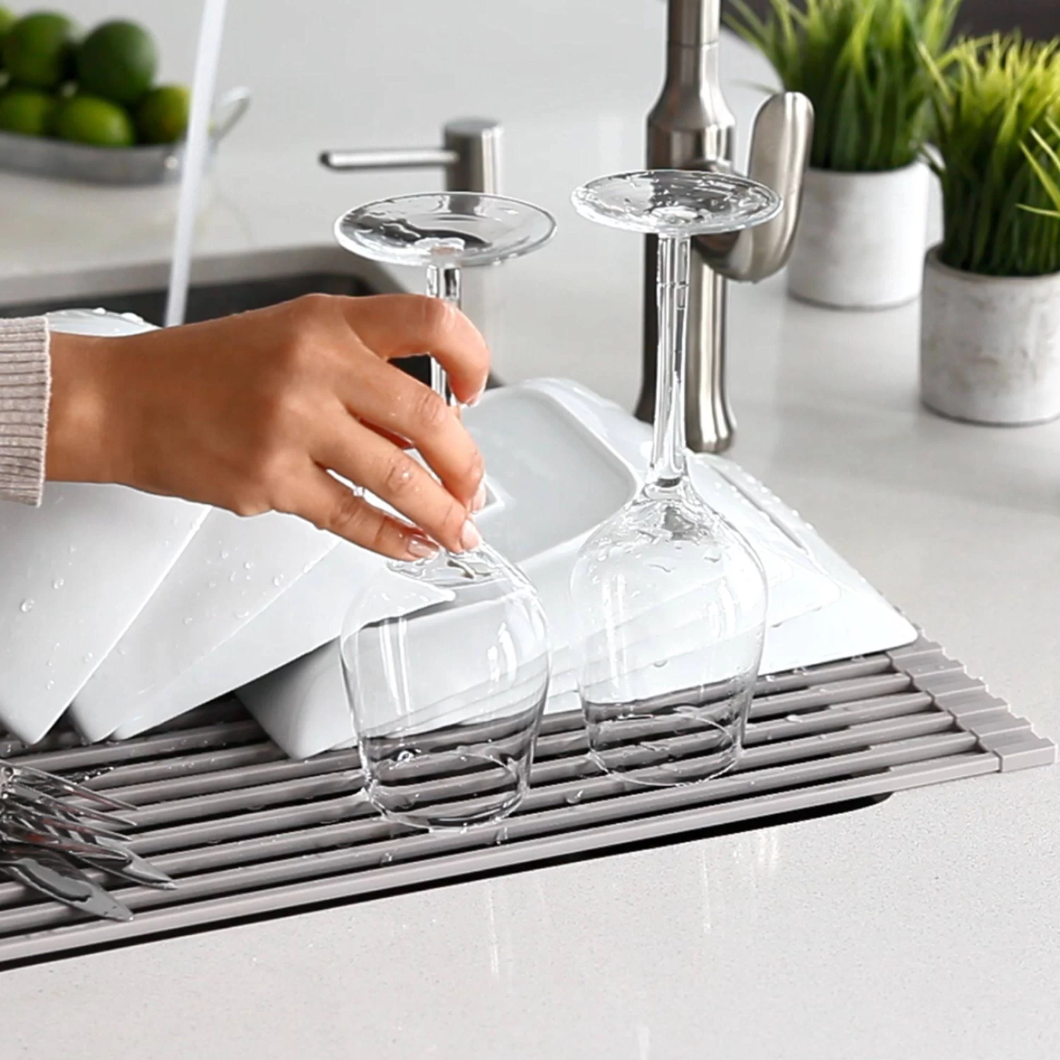 Stylish 20" Over The Sink Roll-up Drying Rack Gray A-900GY - Image 11